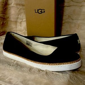 UGG Kammi Almond Tor Slip On Women’s 11